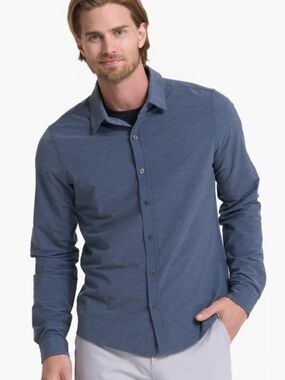 Vuori Long Sleeve Bridge Button Down in Color: Azure (Size Small)
